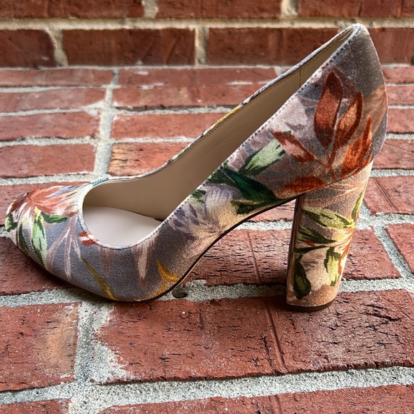 NINE WEST Exotic Gray Floral Faux Suede Textile Block Heel Pumps - Picture 8 of 11